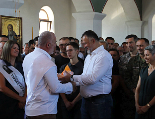 ХРАМ У НОВОМ НАСЕЉУ ПРОСЛАВИО ХРАМОВНУ СЛАВУ, ГРАДОНАЧЕЛНИК КУМ НАРЕДНЕ ГОДИНЕ
