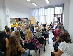 ПРЕДСТАВЉЕНА КЊИГА "ЧОВЈЕК НА УШЋУ СА ИЗВОРОМ"