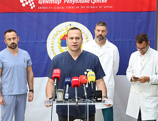 УСПЈЕШНО ЗАВРШЕНА ПРВА РОБОТСКИ АСИСТИРАНА ОПЕРАЦИЈА КОЉЕНА