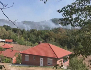 ВАТРА НЕ ПРИЈЕТИ КУЋАМА У КАМЕНИЦИ