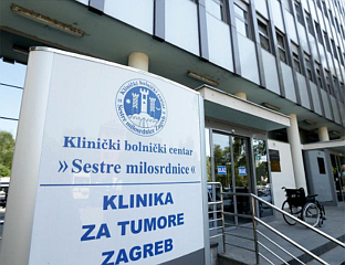 ТРОЈЕ ПОВРИЈЕЂЕНИХ У ПОЖАРУ КОД ОМИША И ДАЉЕ ЖИВОТНО УГРОЖЕНО