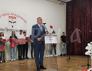 МИНИЋ: ШЕКОВИЋИ ИМАЈУ ПЕРСПЕКТИВУ, РЕАЛИЗУЈУ СЕ НАЈАВЉЕНИ ПРОЈЕКТИ