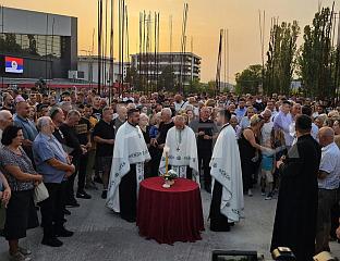 НА ТЕМЕЉИМА САБОРНОГ ХРАМА ОДАТА ПОЧАСТ РАТКУ МЛАДИЋУ