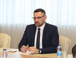 МИНИСТАР НА СЈЕДНИЦИ РАДНЕ ГРУПЕ ЗА РАЗВОЈ САРАДЊЕ ИЗМЕЂУ СРПСКЕ И ПЕТЕРБУРГА