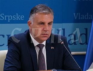 ГОЛУБОВИЋ: ОСНОВЦИМА ПО 100, СРЕДЊОШКОЛЦИМА ПО 150 КМ
