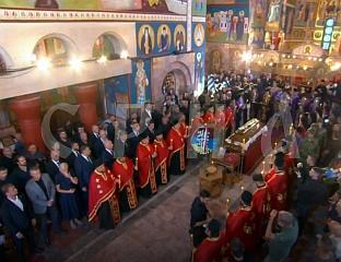 ПАТРИЈАРХ СЛУЖИ ОПИЈЕЛО ГЕНЕРАЛУ МЛАДИЋУ У ЦРКВИ СВЕТОГ ЛУКЕ