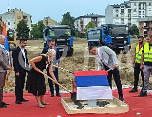 МИНИЋ И ЦВИЈАНОВИЋЕВА ПОЛОЖИЛИ КАМЕН ТЕМЕЉАЦ ЗА НОВИ ВРТИЋ