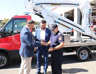 ПРЕДАТО НОВО ВАТРОГАСНО ВОЗИЛО ВРИЈЕДНО 300.000 КМ