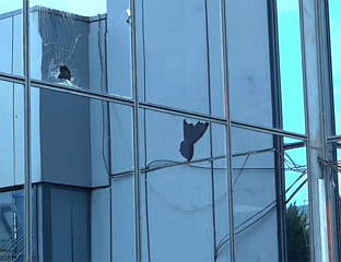 KLA TERRORIST ORGANISATION’S SUPPORTERS STONED GOVERNMENT BUILDING IN PRIŠTINA