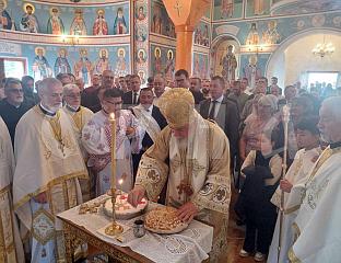 ПРОСЛАВЉЕНА СЛАВА ХРАМА СВЕТОГ ПЕТРА ДАБРОБОСАНСКОГ, У СВЕЧАНОЈ ЛИТИЈИ И ПРЕДСЈЕДНИК РЕПУБЛИКЕ СРПСКЕ