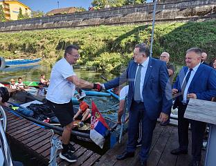 DODIK AND ADŽIĆ WELCOME DRAGOSLAV ŠINIK AFTER 28-DAY HUMANITARIAN ROW FROM BELGRADE TO GRADIŠKA