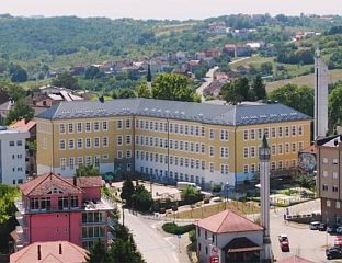 СВЕЧАНО ОТВАРАЊЕ РЕКОНСТРУИСАНЕ ШКОЛЕ, ПРИСУСТВУЈУ МИНИЋ И ГОЛУБОВИЋ