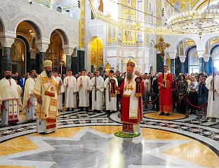 ПАТРИЈАРХ ПОРФИРИЈЕ СЛУЖИО НА КРСТОВДАН У ХРАМУ СВЕТОГ САВЕ У БЕОГРАДУ