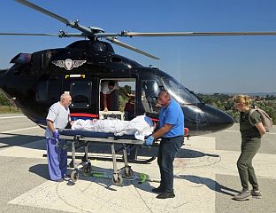 МЕДИЦИНСКИ ТРАНСПОРТ ДЈЕВОЈКЕ С ПОВРЕДОМ КИЧМЕ ИЗ БАЊАЛУКЕ У БЕОГРАД