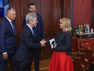 ТРИШИЋ БАБИЋ: САКСОВ ДОЛАЗАК ПОТВРДА ДА СЕ СТРУЧНИ ПОТЕНЦИЈАЛИ СРПСКЕ ПРЕПОЗНАЈУ