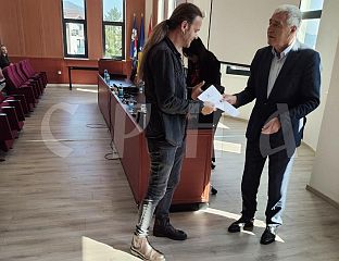 СТИПЕНДИЈА ЗА 20 ЂАКА БЕЗ РОДИТЕЉА