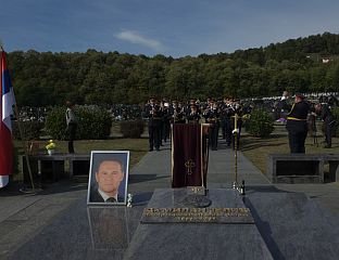 ОБИЉЕЖАВАЊЕ 19 ГОДИНА ОД СМРТИ МИЛАНА ЈЕЛИЋА, ПРИСУСТВУЈЕ КАРАН