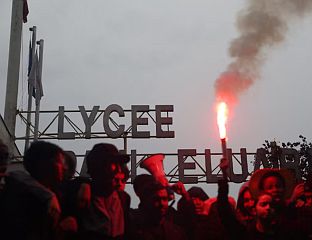 ГОТОВО 80 ЉУДИ ПОВРИЈЕЂЕНО У ПРОТЕСТИМА СРЕДЊОШКОЛАЦА