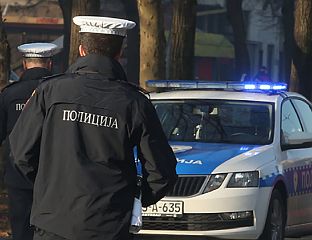 ЗАЛУТАЛИ МЕТАК РАНИО ЈЕДНО ЛИЦЕ, УХАПШЕН ДВОЈАЦ