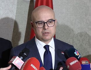 ВУЧЕВИЋ ЧЕСТИТАО СНСД-у ИЗБОРНУ ПОБЈЕДУ: ЈАСНА ПОТВРДА ОДГОВОРНЕ ПОЛИТИКЕ
