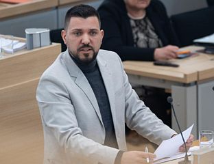 ПОСЛАНИК АфД-а НОВИ ПРЕДСЈЕДНИК ПАРЛАМЕНТА У САКСОНИЈИ-АНХАЛТ