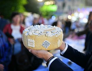 КОЛО СРПСКИХ СЕСТАРА СУТРА ПРОСЛАВЉА КРСНУ СЛАВУ