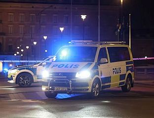 ПОЛИЦИЈА РАНИЛА НАПАДАЧА У КРАЉЕВСКОЈ ПАЛАТИ