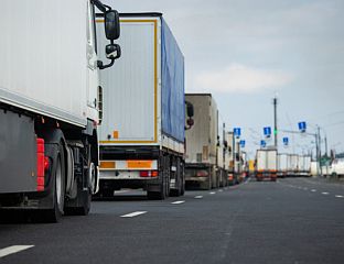 ТЕРЕТЊАЦИ НА ИЗЛАЗУ ИЗ СРБИЈЕ НА КЕЛЕБИЈИ ЧЕКАЈУ СЕДАМ ЧАСОВА