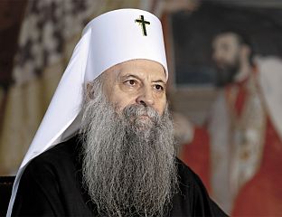 ПАТРИЈАРХ ПОРФИРИЈЕ: КАДА СУ У ЦРКВИ, ВЕРНИЦИ СУ УВЕК У СВОЈОЈ ОТАЏБИНИ