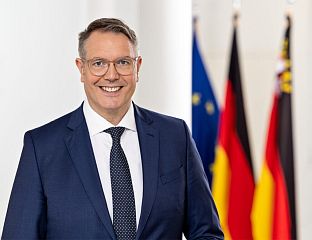 АЛЕКСАНДАР ШВЕЈЦЕР НОВИ МИНИСТАР РАДА