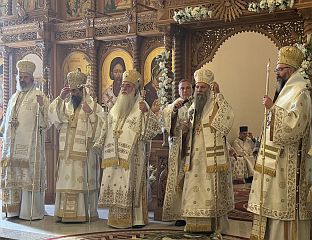 ПАТРИЈАРХ ПОРФИРИЈЕ: СРПСКИ НАРОД ЈЕ БЛАГОСЛОВЕН ЈЕР ЈЕ ХРИСТОВ