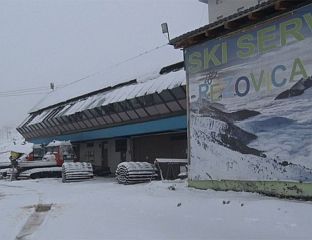 НА БРЕЗОВИЦИ ПЕТ ЦЕНТИМЕТАРА СНИЈЕГА