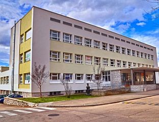 ДО КРАЈА ОКТОБРА НОВИ СИСТЕМ ГРИЈАЊА У СРЕДЊИМ ШКОЛАМА