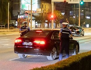 ОДУЗЕТА ДВА АУТОМОБИЛА И МОТОЦИКЛ ОД ВИШЕСТРУКИХ ПОВРАТНИКА У ПРЕКРШАЈИМА