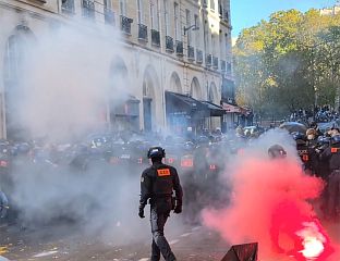 ТРАМП: ФРАНЦУСКА ГОРИ! ЗАТВОРИТЕ ГРАНИЦЕ И ПРЕУЗМИТЕ КОНТРОЛУ