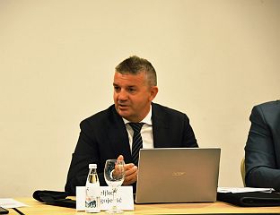 ДРАГОЈЕВИЋ: ПОЛИЦИЈСКИ КАДАР СПРЕМАМО ЗА СЛОЖЕНИЈЕ ЗАДАТКЕ