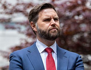 ВЕНС: УКРАЈИНА НЕ ТРЕБА ДА БУДЕ ЧЛАНИЦА НАТО-а