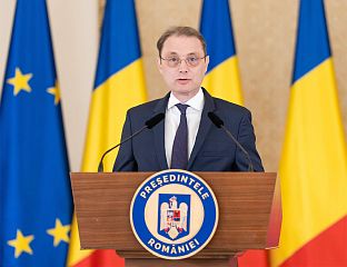 PARLIAMENT APPROVES LUCA NICULESCU GOVERNMENT