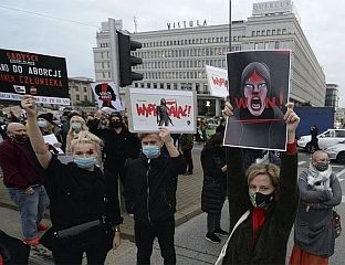 ПРОТЕСТИ У ВАРШАВИ И ДРУГИМ ГРАДОВИМА
