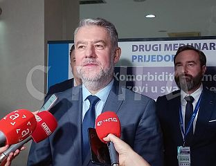 ШЕРАНИЋ: СКУП ГОВОРИ О СУШТИНИ, А ТО ЈЕ ДА ЈЕ ПАЦИЈЕНТ У ФОКУСУ