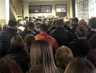 ГУЖВЕ НА БИРАЧКИМ МЈЕСТИМА НА КОЈИМА ГЛАСАЈУ СРБИ СА КОСОВА И МЕТОХИЈЕ