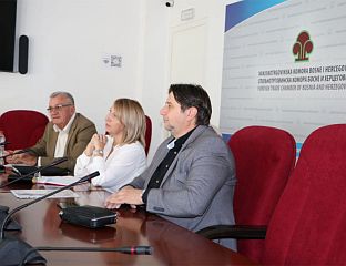 У ЕУ ИДЕ ИЗВОЗ ПИЛЕЋЕГ МЕСА И ЈАЈА Б КЛАСЕ, ЦИЉ ИЗВОЗ А КЛАСЕ И ЖИВИХ ЖИВОТИЊА