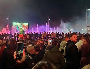 DEAFENING ATMOSPHERE AT SLAVIJA SQUARE