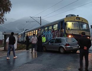 ВОЗ УДАРИО У АУТОМОБИЛ, НЕМА ПОВРИЈЕЂЕНИХ