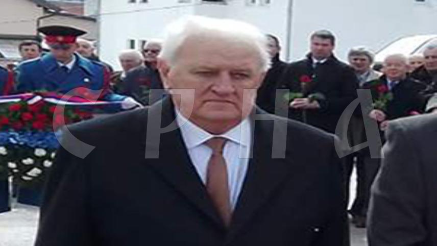 СОКОЛАЦ, 16. МАРTА /СРНА/ - Једнинство Срба како би сачували Републику Српску потребно је данас више него икад како се не би поновило оно што су преживјели прије 27 година током егзодуса када су били приморани да напусте своја огњишта у бројним сарајевским насељима, изјавио је данас на Сокоцу Бошко Томић, изасланик српског члана и предсједавајуће Предсједништва БиХ Жељке Цвијановић.