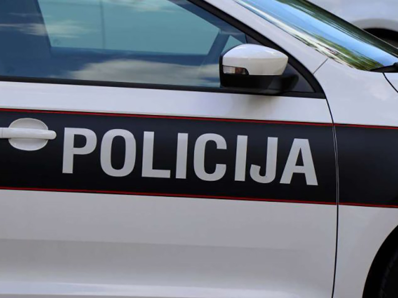 САРАЈЕВО, 24. МАЈА /СРНА/ - Бивши градоначелник Сарајева и актуелни амбасадор БиХ у Катару Абдулах Скака, који је под истрагом због више кривично-правних радњи током мандата градоначелника, предат је у надлежност Тужилаштва Кантона Сарајево.