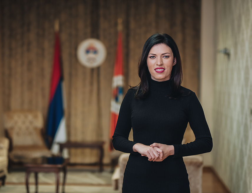 САРАЈЕВО, 7. ЈУНА /СРНА/ - Шеф Клуба посланика СНСД-а у Представничком дому Парламентарне скупштине БиХ Сања Вулић изјавила је данас да је циљ политичких представника да заједничким радом доведу до што бољег животног стандарда у БиХ како би се смањио број корисника јавних кухиња.