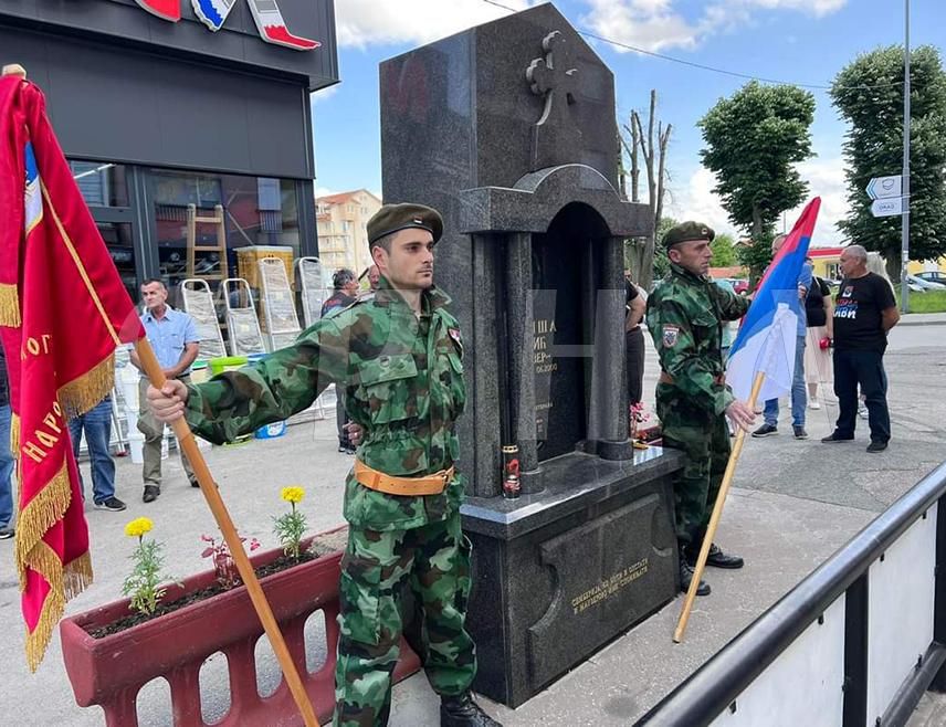 БИЈЕЉИНА, 7. ЈУНА /СРНА/ - У Бијељини су данас обиљежене 23 године од убиства оснивача и ратног команданта "Гарде Пантери" Љубише Савића Маузера, а његови саборци су поручили да ће се трудити да сачувају лик и дјело свог команданта.