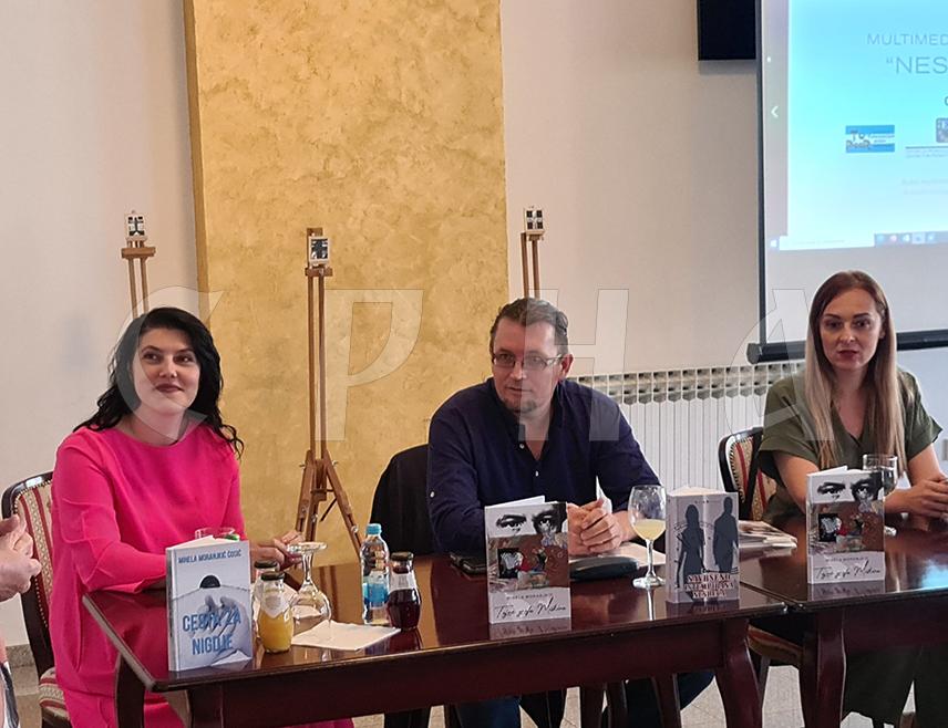 ДОБОЈ, 8. ЈУНА /СРНА/ - У Добоју је представљена изложба минијатуре "Квадратна божанственост" Валентине Илијевске - графичара, конзерватора и рестауратора из Куманова, која је постављена у оквиру мултимедијалног пројекта "Нестајање" с циљем да се од заборава сачува покретна културна баштина.
