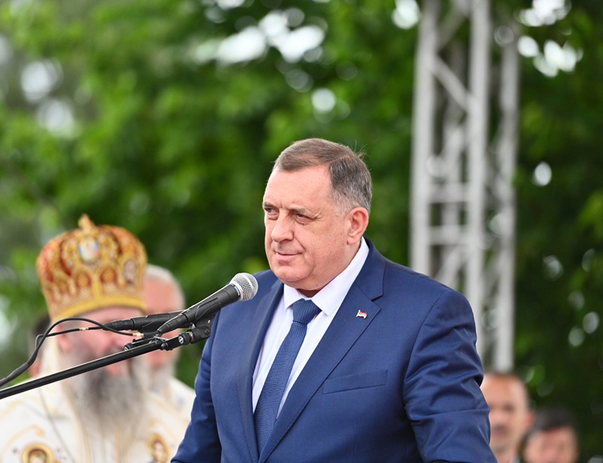ЛИНЦ, 10. ЈУНА /СРНА/ - Предсједник Републике Српске Милорад Додик поручио је данас у Маутхаузену да би страдалнички низ српског народа у прошлом вијеку морао да се претвори у енергију за његово уједињење те указао да би у повратку коријенима требало наћи снагу за будућа времена.